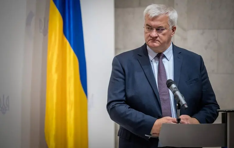 Заборона на в'їзд в Україну - її ввели проти трьох військових з Угорщини 1