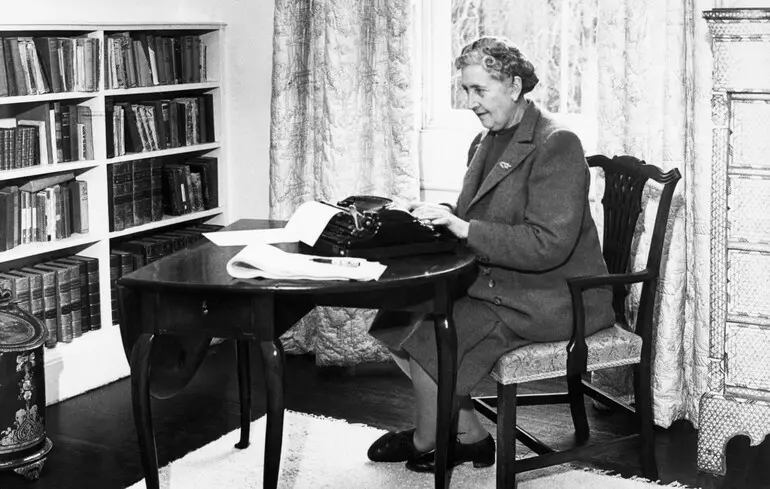 Агата Крісті - знайшли перший опублікований вірш письменниці - йому 120 років 1