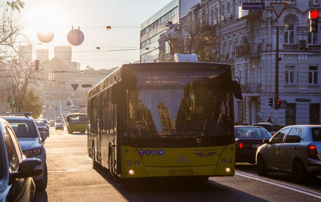 Автобуси і тролейбуси в Києві їздять сьогодні і 19 жовтня зі змінами - який номер, новий маршрут 1