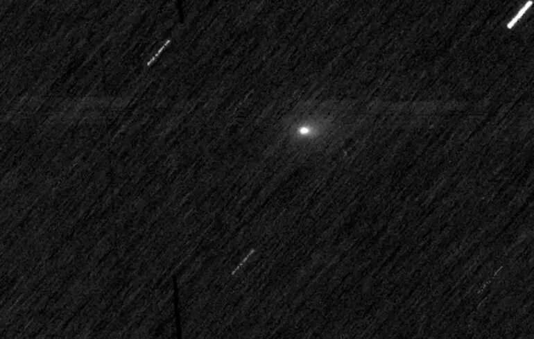Який виглядаэ комета 3I/ATLAS - Європейське космічне агентство показало знімок із Марса - фото 1