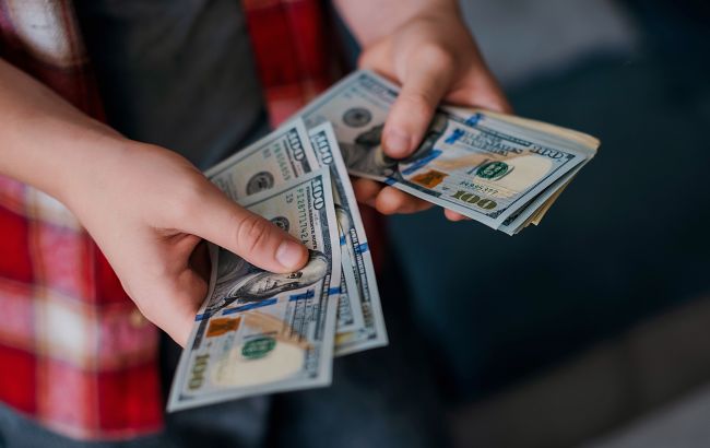 Консенсус-прогноз курсу долара на жовтень і кінець року 1