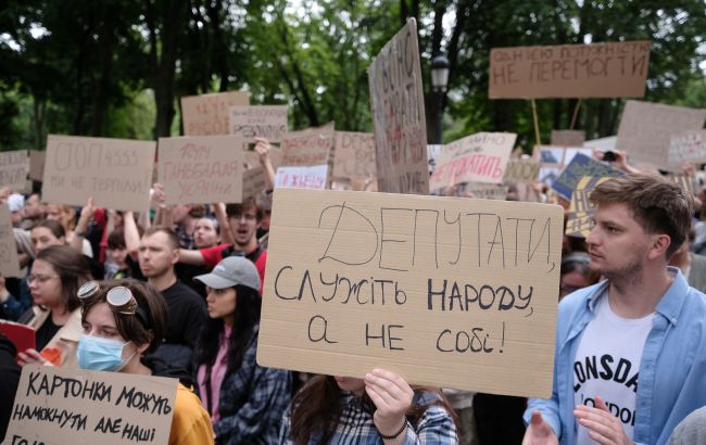 Критика влади є доцільною, вважають українці 1