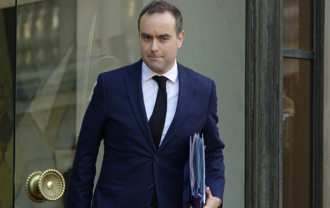 Лекорню подав у відставку з посади прем'єр-міністра Франції 6 жовтня 1