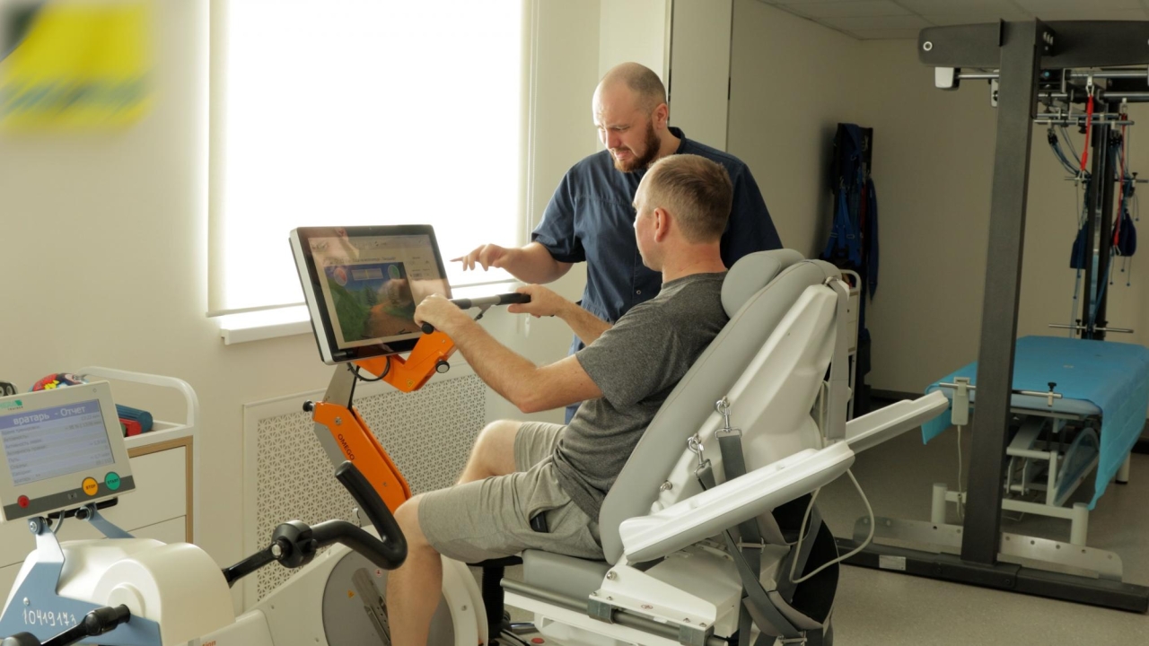 Лікарня Мечникова в Дніпрі – репортаж D.UA про роботу лікарів і порятунок військових 12