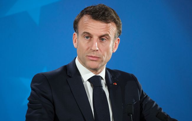 Макрон не планує йти у відставку попри загрозу розпаду нового уряду, - ЗМІ 1