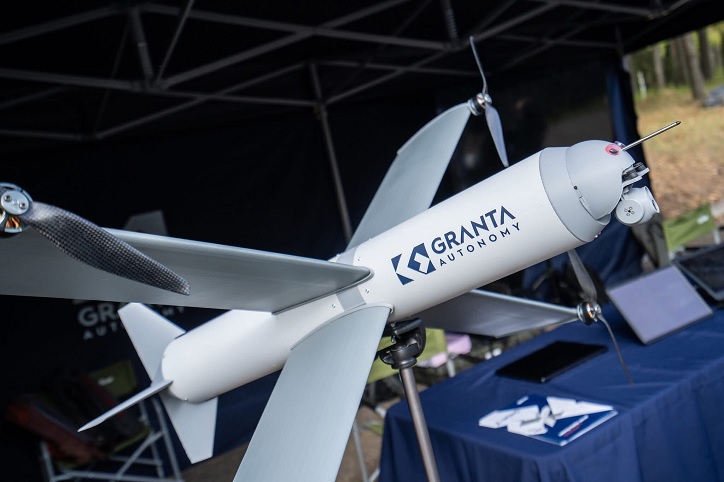 На озброєння ЗСУ надійшов новий ударний дрон X-WING литовського виробництва 1