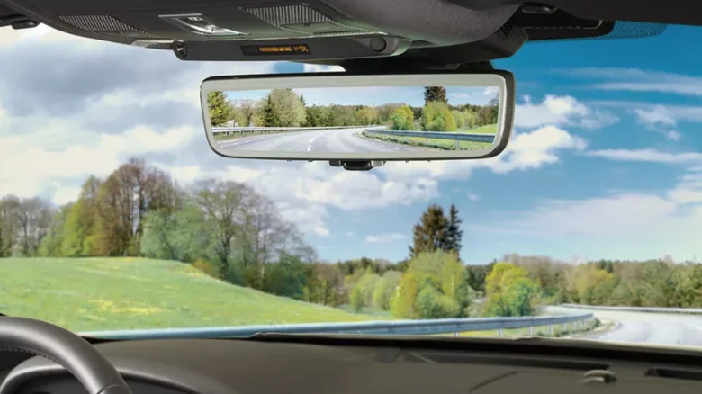 Найкращі гаджети в машину для комфортної поїздки - список 5