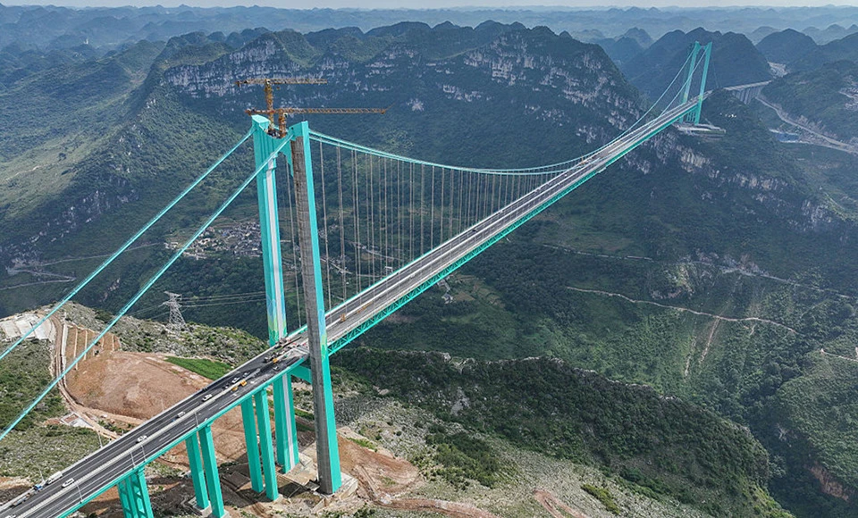 Найвищий у світі міст Хуацзян: як Китай б'є свої ж інженерні рекорди Найвищий у світі міст Хуацзян: як Китай б'є свої ж інженерні рекорди 2