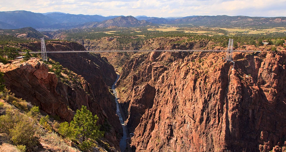 Найвищий у світі міст Хуацзян: як Китай б'є свої ж інженерні рекорди Найвищий у світі міст Хуацзян: як Китай б'є свої ж інженерні рекорди 8