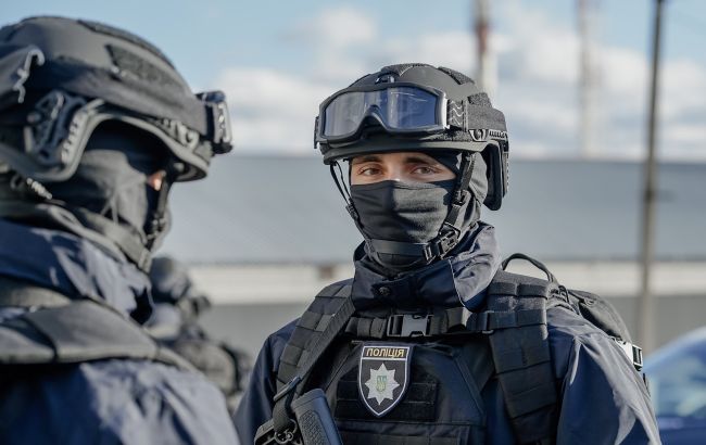 Напад біля синагоги в Києві - чоловік отримав опіки після атаки з газом 1