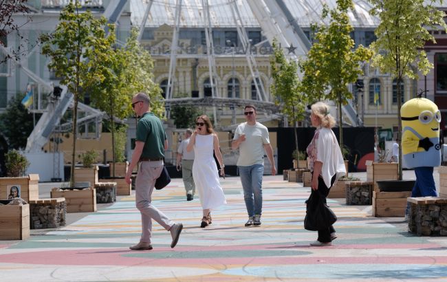 Населення України становить 33 млн осіб, за оцінкою МВФ 1