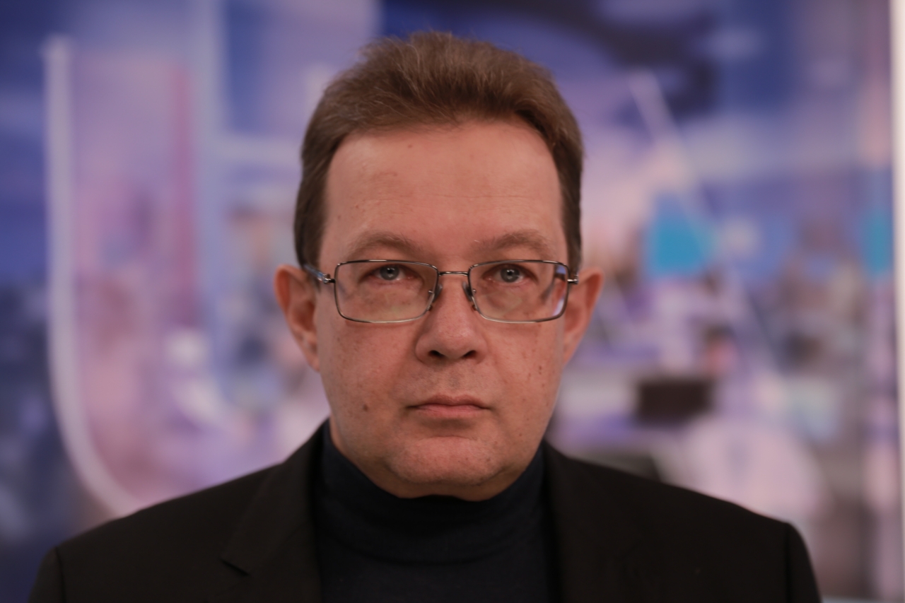 Навряд чи уряд та НБУ підуть на девальвацію гривні, - економіст Пендзин 1