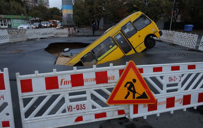 Негода в Одесі - 1 жовтня громадський транспорт курсує частково, світлофори не працюють, дороги перекриті 1