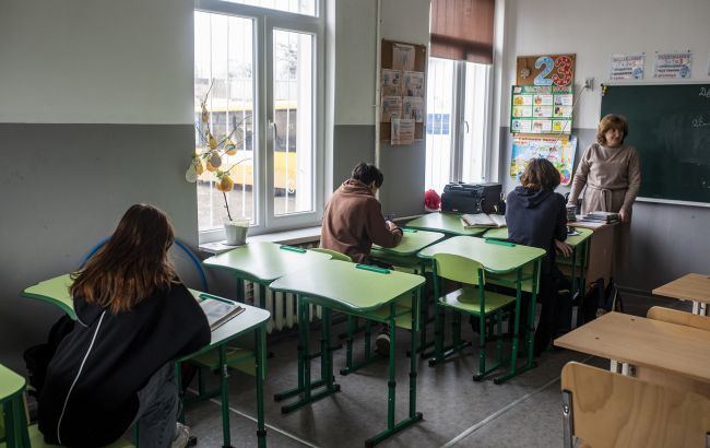 Опалювальний сезон 2025 у Калуші не розпочався і діти мерзнуть у школах - як скоротили уроки 1