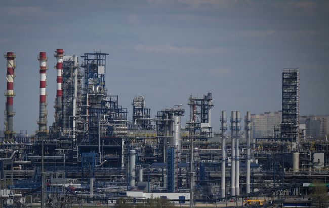 Паливна криза у Росії - Путін змінив правила надання субсидій російським НПЗ 1