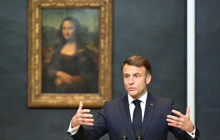 Пограбування в Луврі - Макрон пообіцяв посилити безпеку музею - новини Франції 1