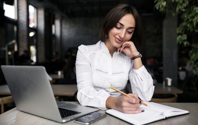 Пошук роботи в Україні - чим відрізняються CV та резюме 1