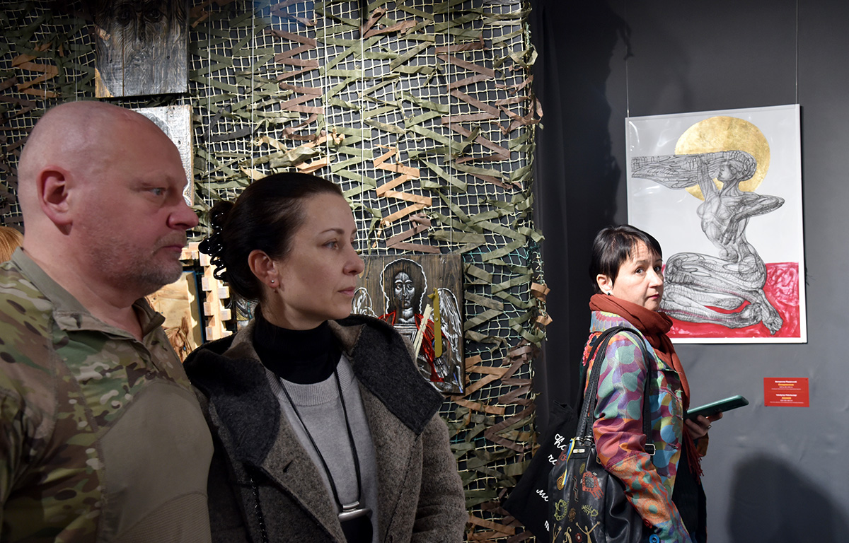«Позивний: Художник» - київські митці показали війну в артоб’єктах - фото 22