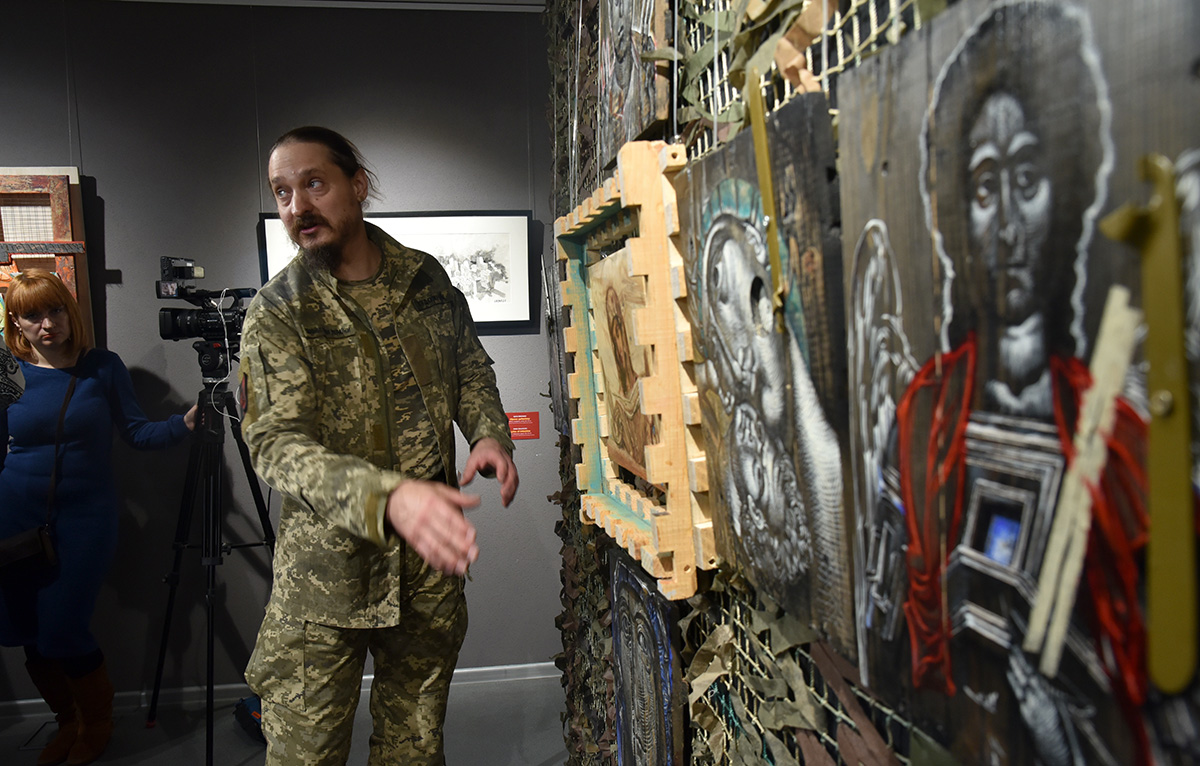 «Позивний: Художник» - київські митці показали війну в артоб’єктах - фото 25