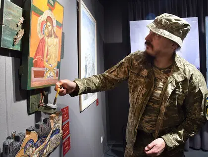 «Позивний: Художник» - київські митці показали війну в артоб’єктах - фото 6