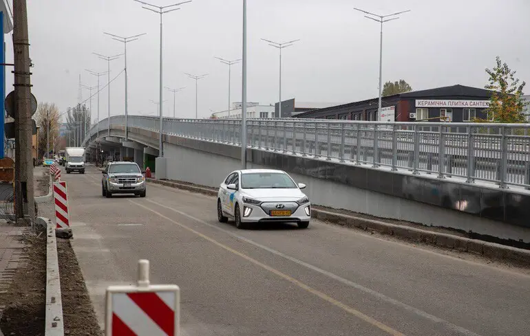 Ремонт доріг - в Києві відкрили рух на одному із шляхопроводів 1