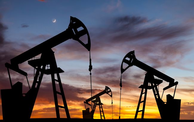 Росія втратить половину доходів через санкції проти Роснафти і Лукойлу 1