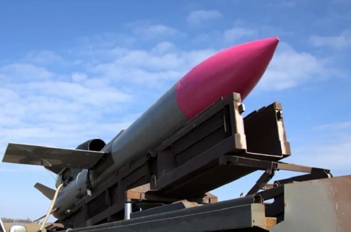 Російські НПЗ атакують українські крилаті ракети " Фламінго» 1