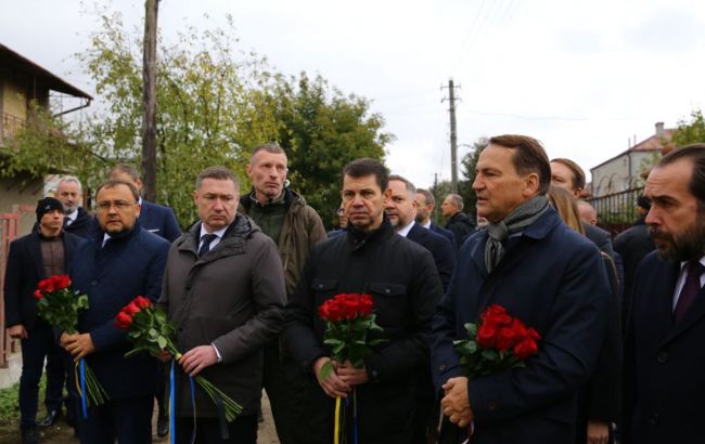 Сікорський прибув в Україну 10 жовтня 1