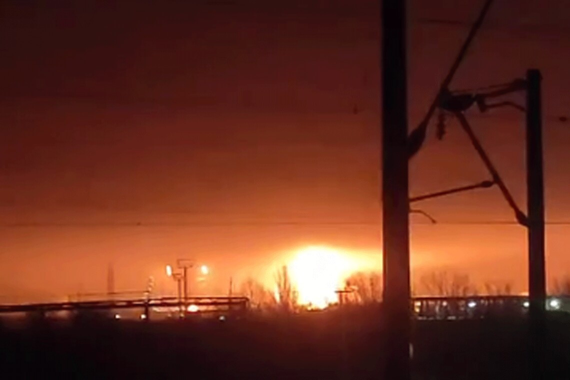 Сили оборони України вдарили по Саратовському нафтопереробному заводу в РФ 1