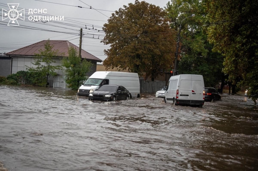 Синоптики пояснили, чому Одесу накрили сильні дощі 2 Синоптики пояснили, чому Одесу накрили сильні дощі