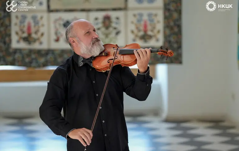 Скрипаль Ігор Чернявський – музика Харкова, що рятує під час війни – Новини України 1