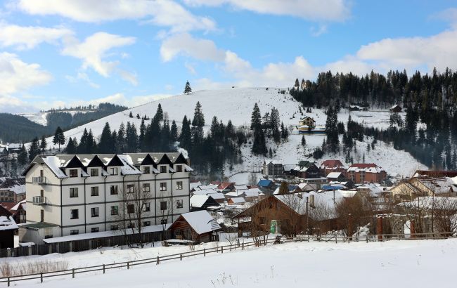 У Карпатах 28 жовтня випав сніг - засипало Буковель та інші курорти, відео 1