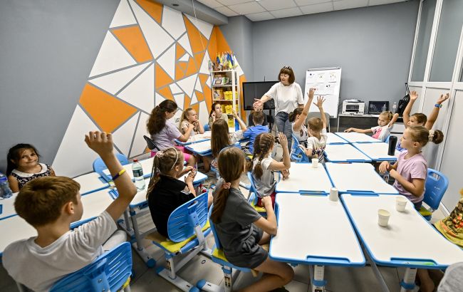 Вчителям на прифронтових територіях збільшили доплати 1