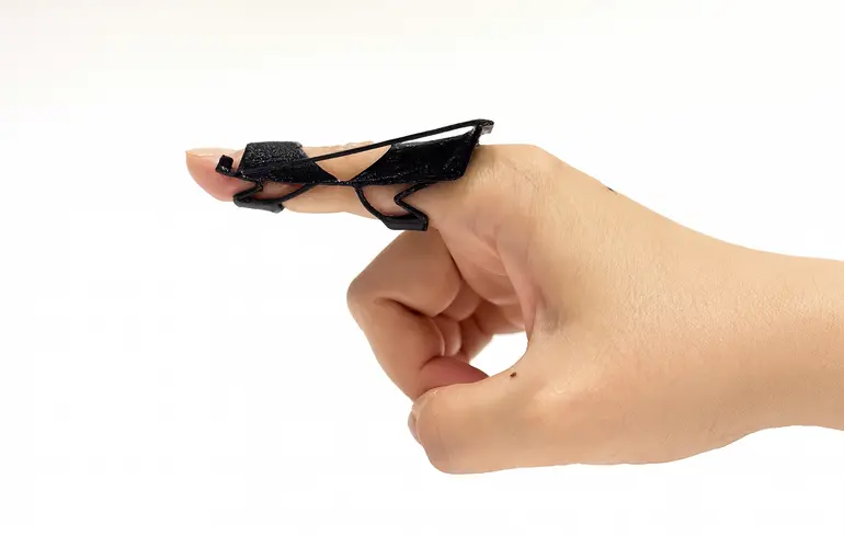 Винахід студентки допоможе при артриті та травмах пальців 1