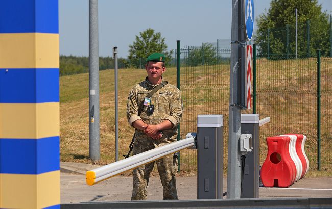 Виїзд за кордон у Польщу через пункт пропуску Рава Руська буде ускладнено через ремонт дороги 1