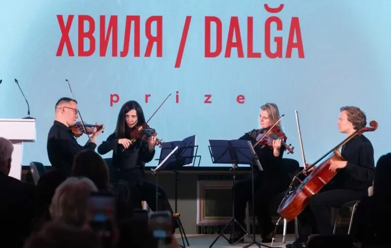 Вручили премію Хвиля / Dalğa за популяризацію української та кримськотатарської мов - переможниці з Лондона і Стамбула - новини культури 1