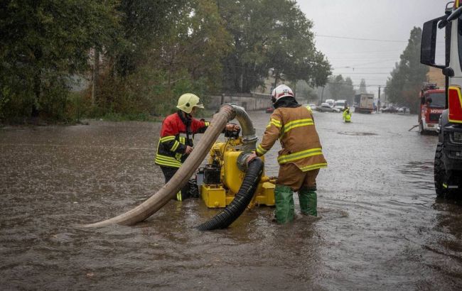 Зеленський доручив провести в Одесі перевірку після загибелі людей під час зливи 1