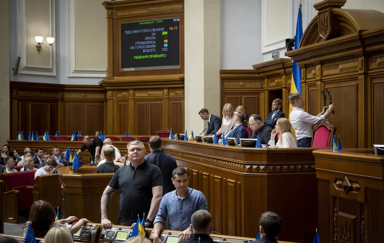 Зеленський наклав вето на закон про обов’язкову явку міністрів на виклики ради – Новини України 1