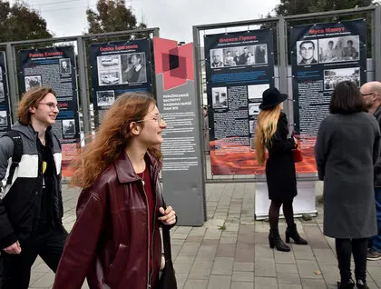 Живі смолоскипи - у Києві відкрили виставку про радикальні форми протесту - фото 5