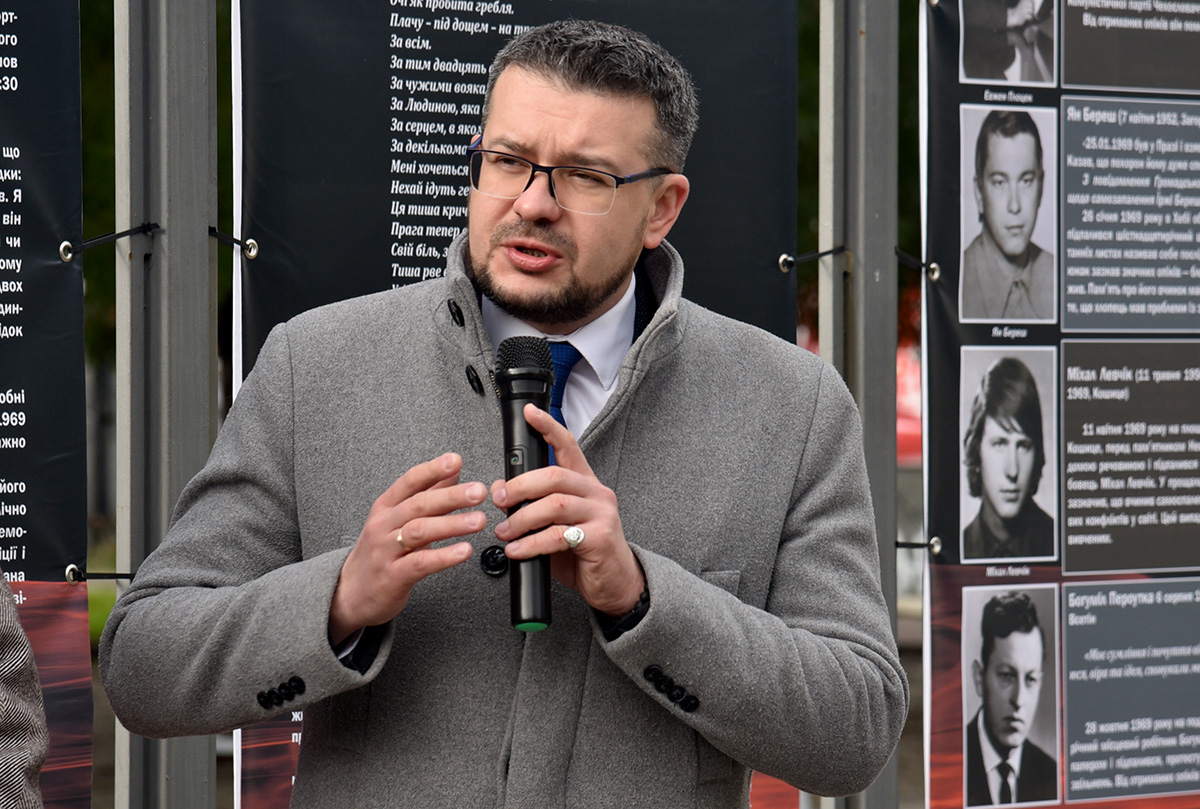 Живі смолоскипи - у Києві відкрили виставку про радикальні форми протесту - фото 23