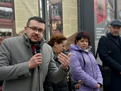 "Церковний рашизм" - у Києві відкрили виставку про роль РПЦ у війні проти України - фото 10