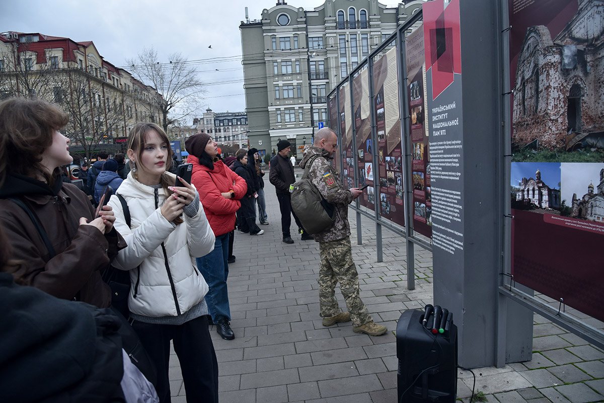 "Церковний рашизм" - у Києві відкрили виставку про роль РПЦ у війні проти України - фото 24