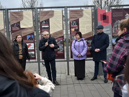 "Церковний рашизм" - у Києві відкрили виставку про роль РПЦ у війні проти України - фото 6