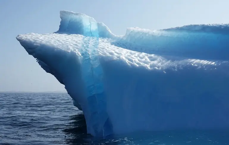 Чому Гренландія так швидко тане - вчені розповіли про невидимі гігантські хвилі 1