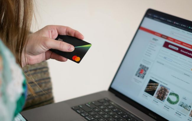 Чому картку банку не можна зберігати в інтернеті - причини, як захистити дані | D.UA 1