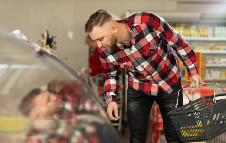 Ціни на продукти, ліки, проїзд залізницею в Україні 2025 – як змінилися у жовтні, експерт дав відповідь – новини України 1