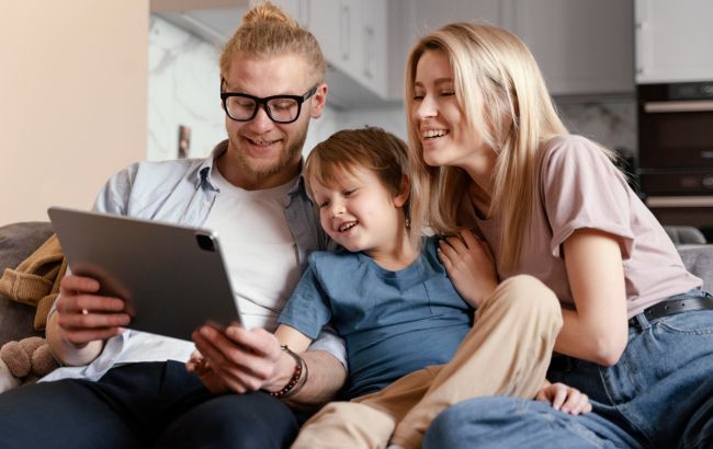 День Святого Миколая - який планшет купити дитині, список | D.UA 1