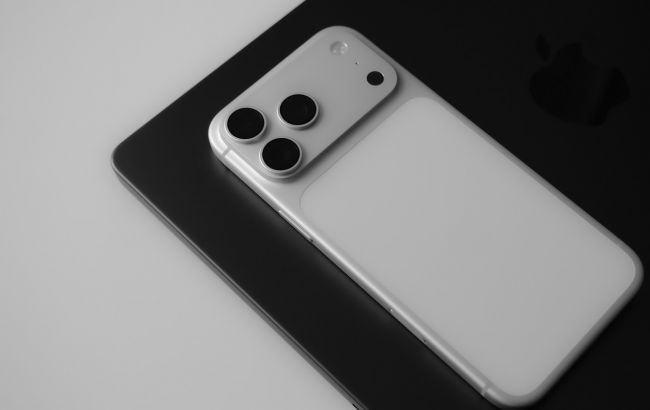 iPhone 18 Pro Max стане найважчим телефоном в історії Apple | D.UA 1