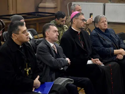 Картина «Молитва» з українським воїном буде передана до Ватикану - фото 6