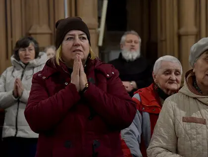 Картина «Молитва» з українським воїном буде передана до Ватикану - фото 10